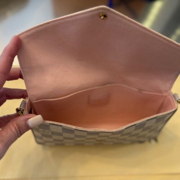 Louis Vuitton Damier Azul Pochette Felicie Chain Wallet in Rose Ballerine - Picture 7 of 16